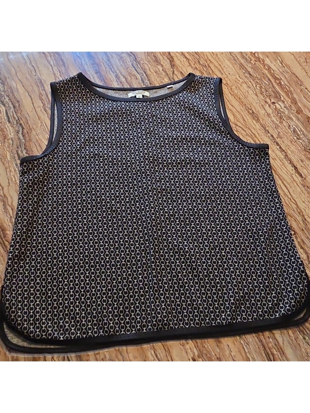 Max Studio Black and White Geometric Sleeveless Top